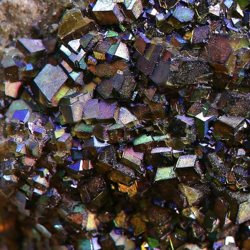 Sold! Iridescent Andradite Garnets – “Northern Ligths” Cluster (Landfalltjern, Drammen)